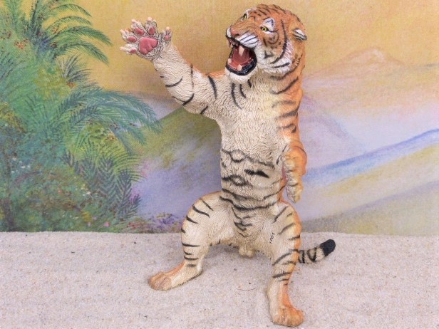 Standing Tiger Highly Detailed Figure 50208 Papo
